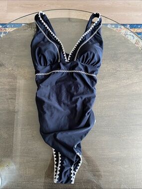 La Blanca Black One-Piece Swimsuit with White Trim - * read notes